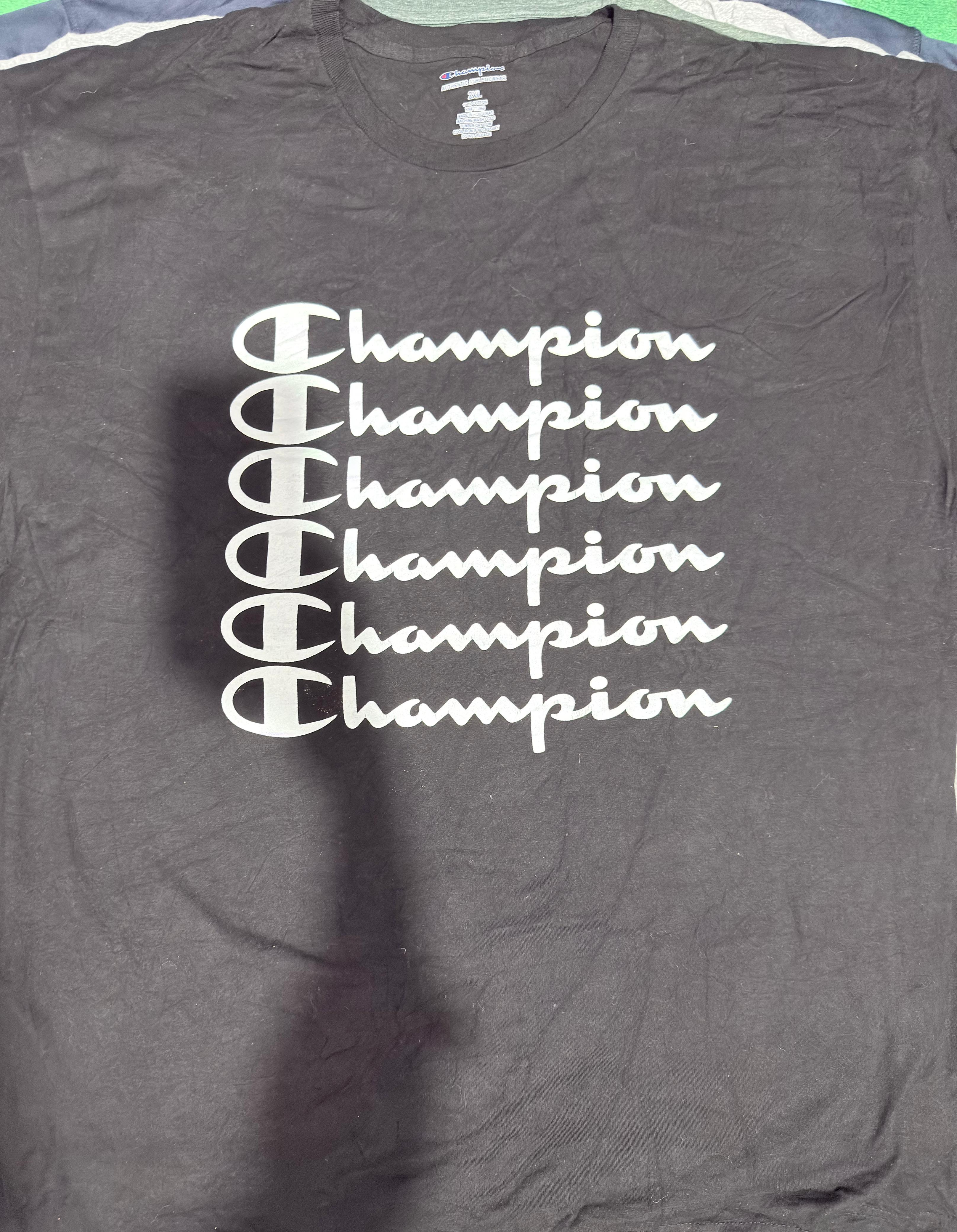 T-shirts Champion 33 pièces