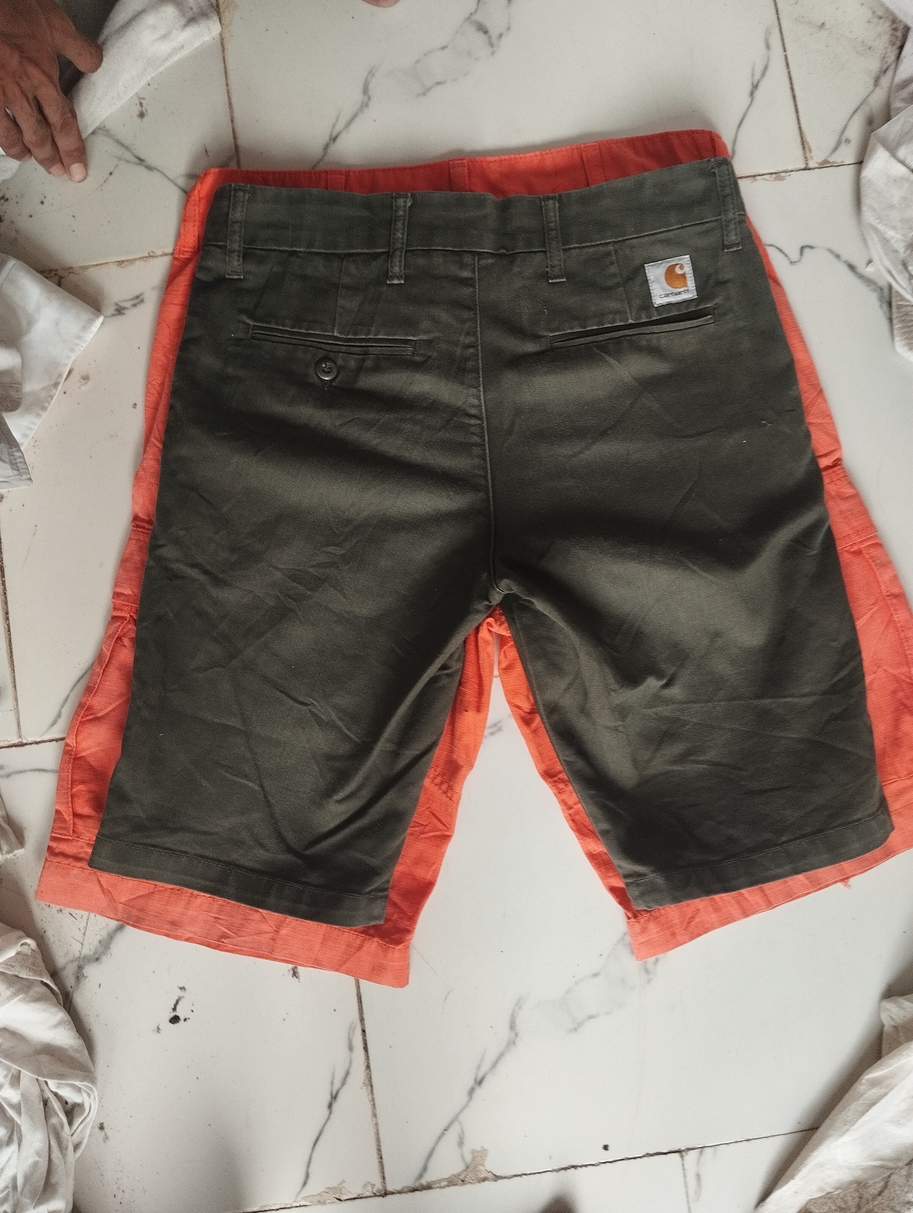 カーハートショーツ