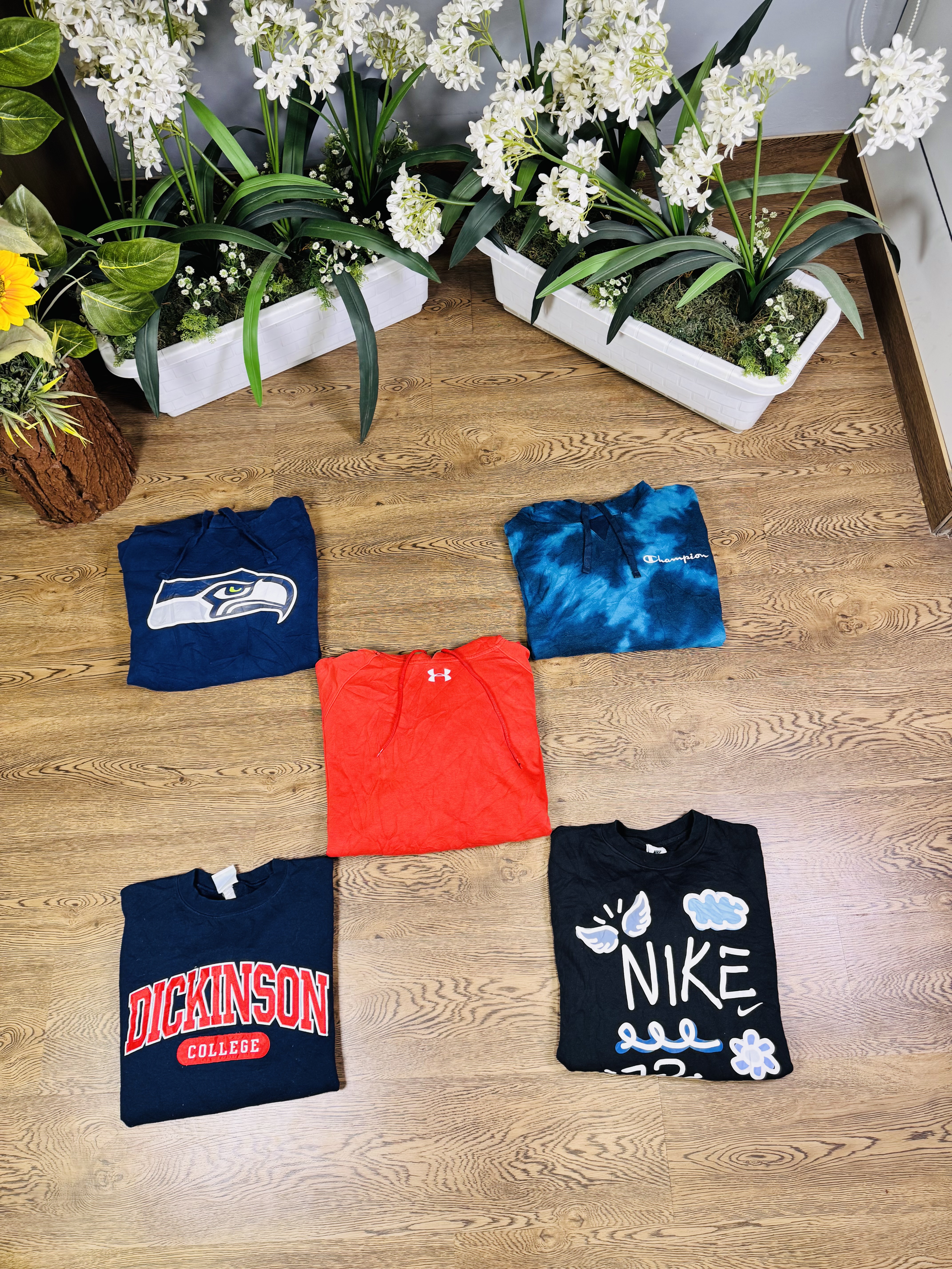 Mix branded sweet shirt and hoddies