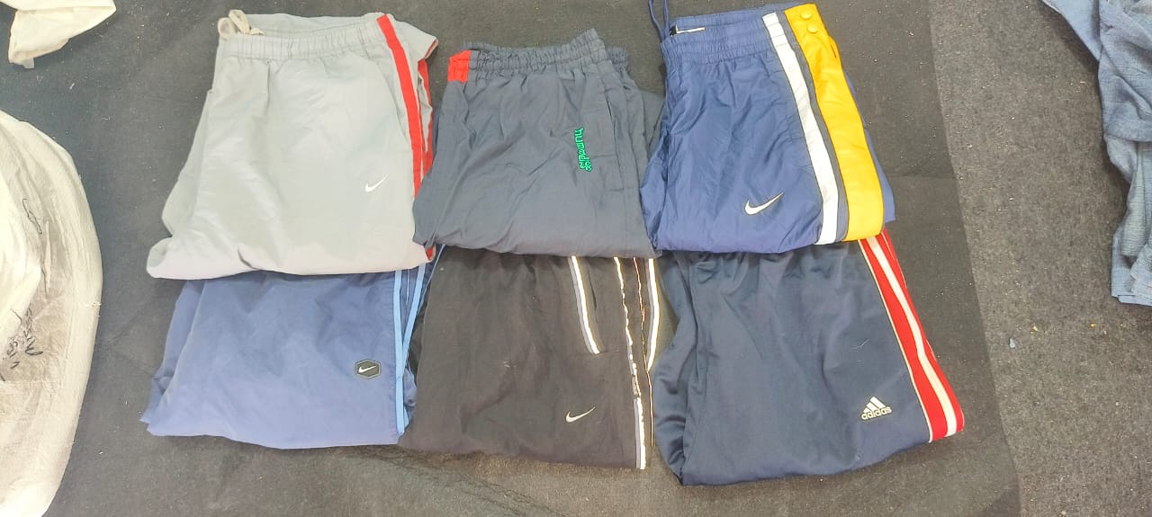 ヴィンテージのNike、adidas、hummelなど。バギー トラックパンツ