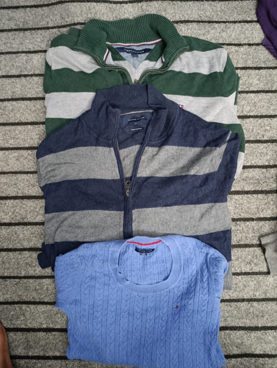 トミーヒルフィガーのセーター