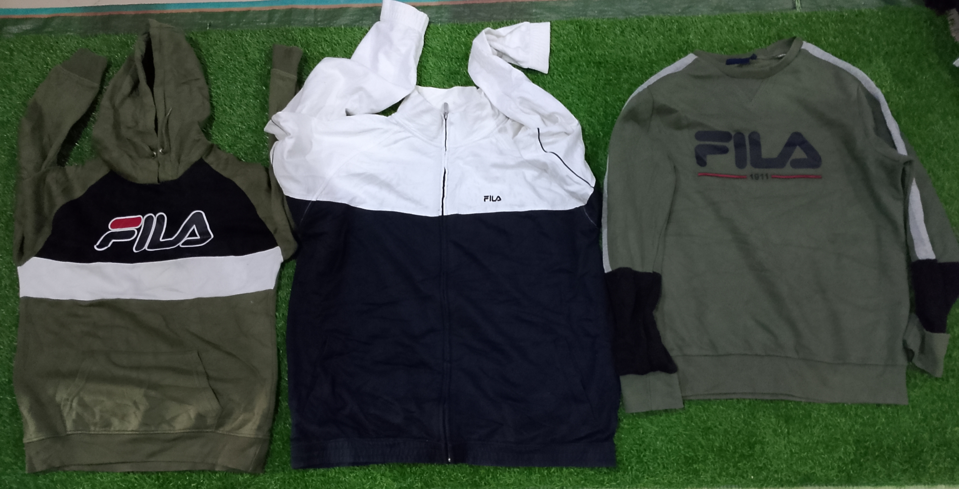 フィラ スウェットシャツとフーディ