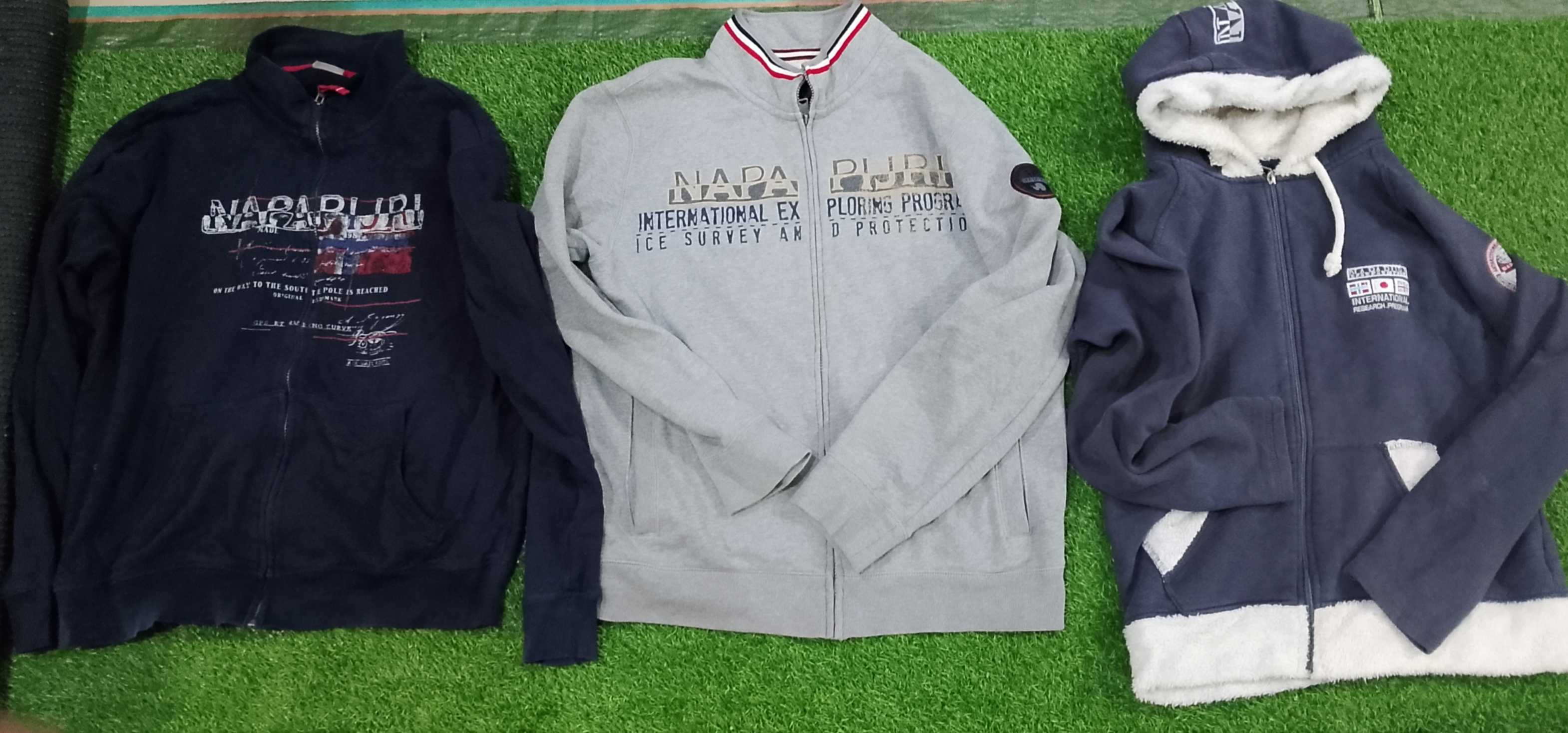 ナパピリジッパーとフーディ