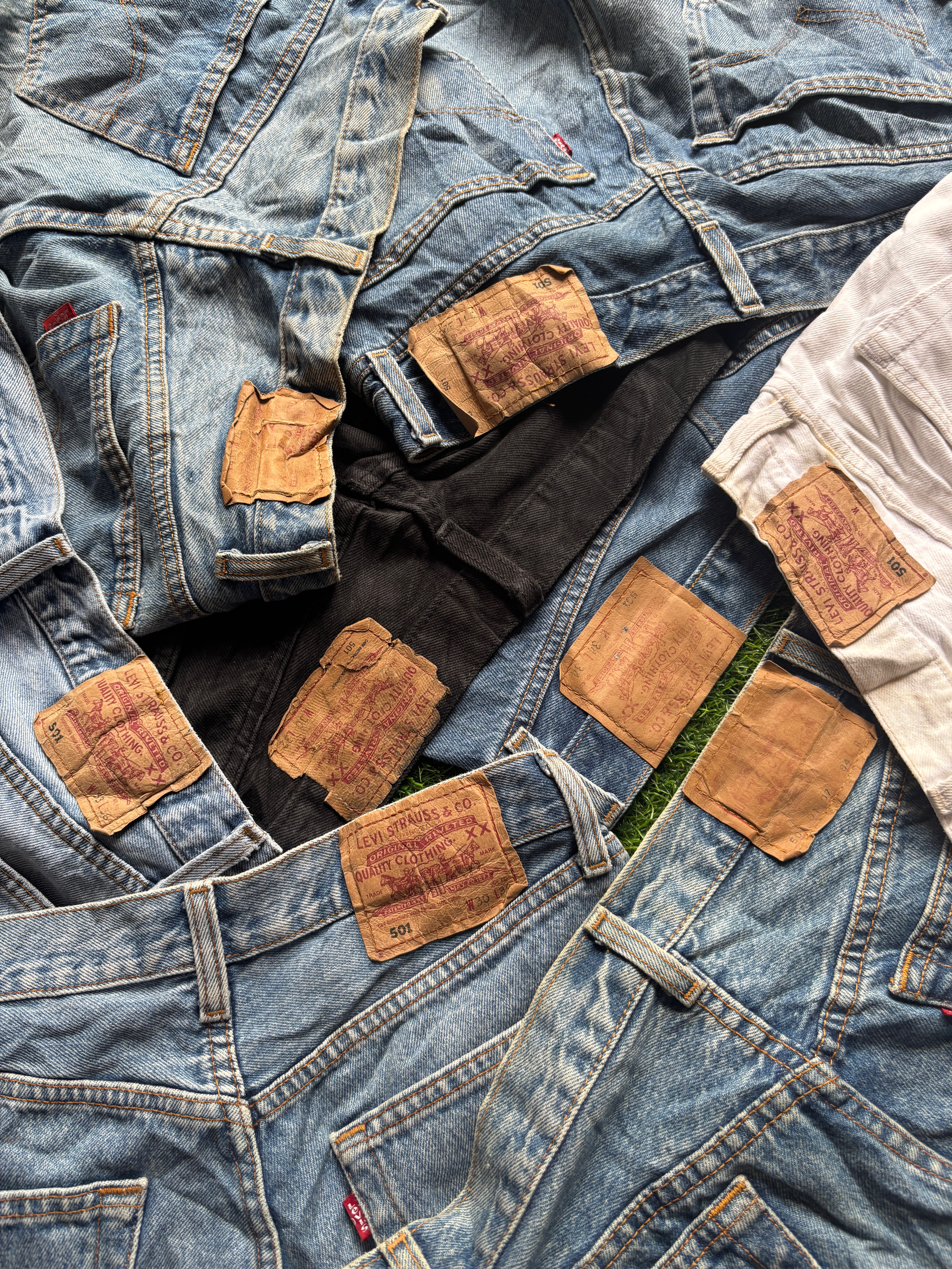 「Levi's Jeans 501 made in usa paper tag」