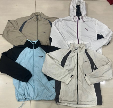 Chaquetas de varias marcas