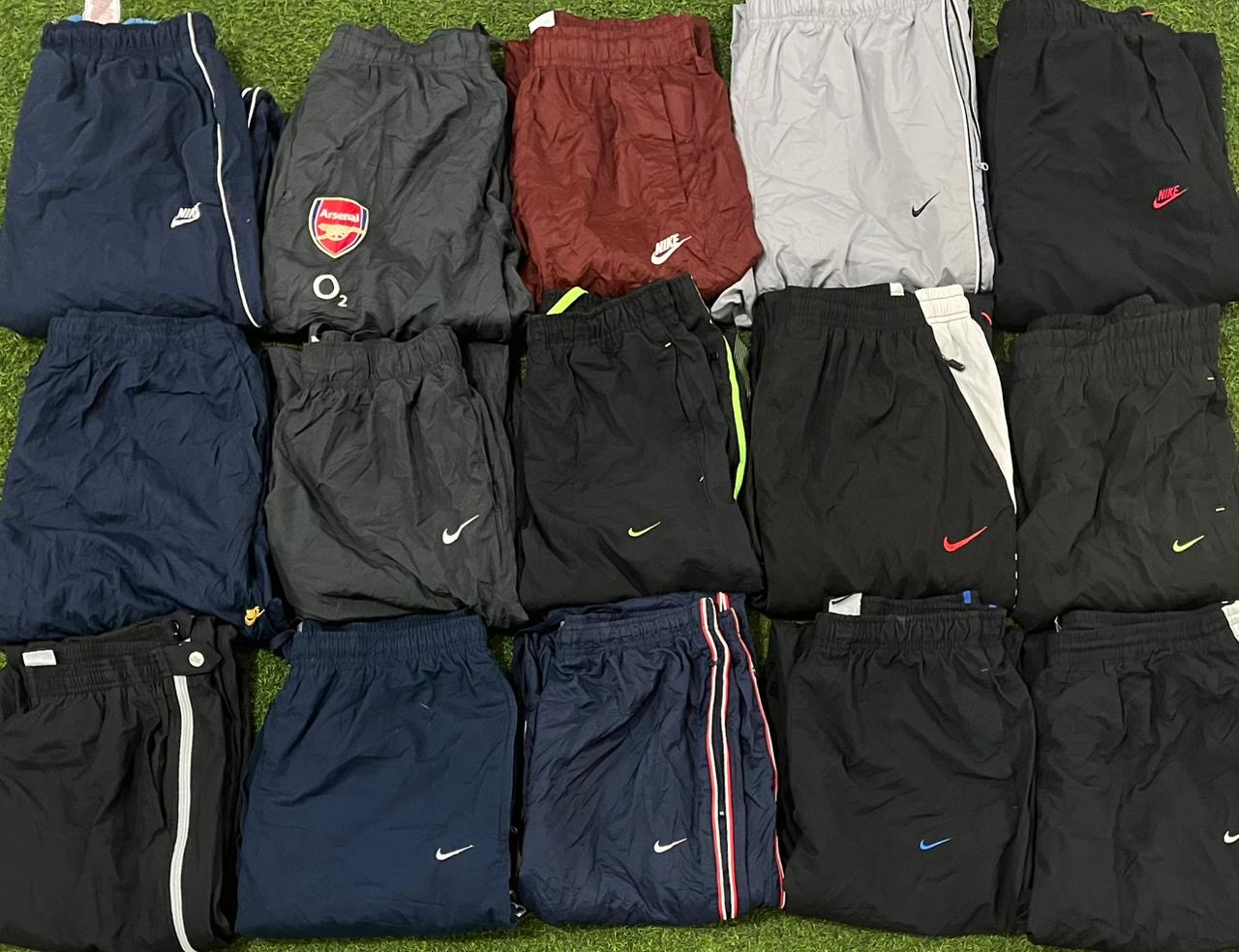 ナイキ トラックパンツ