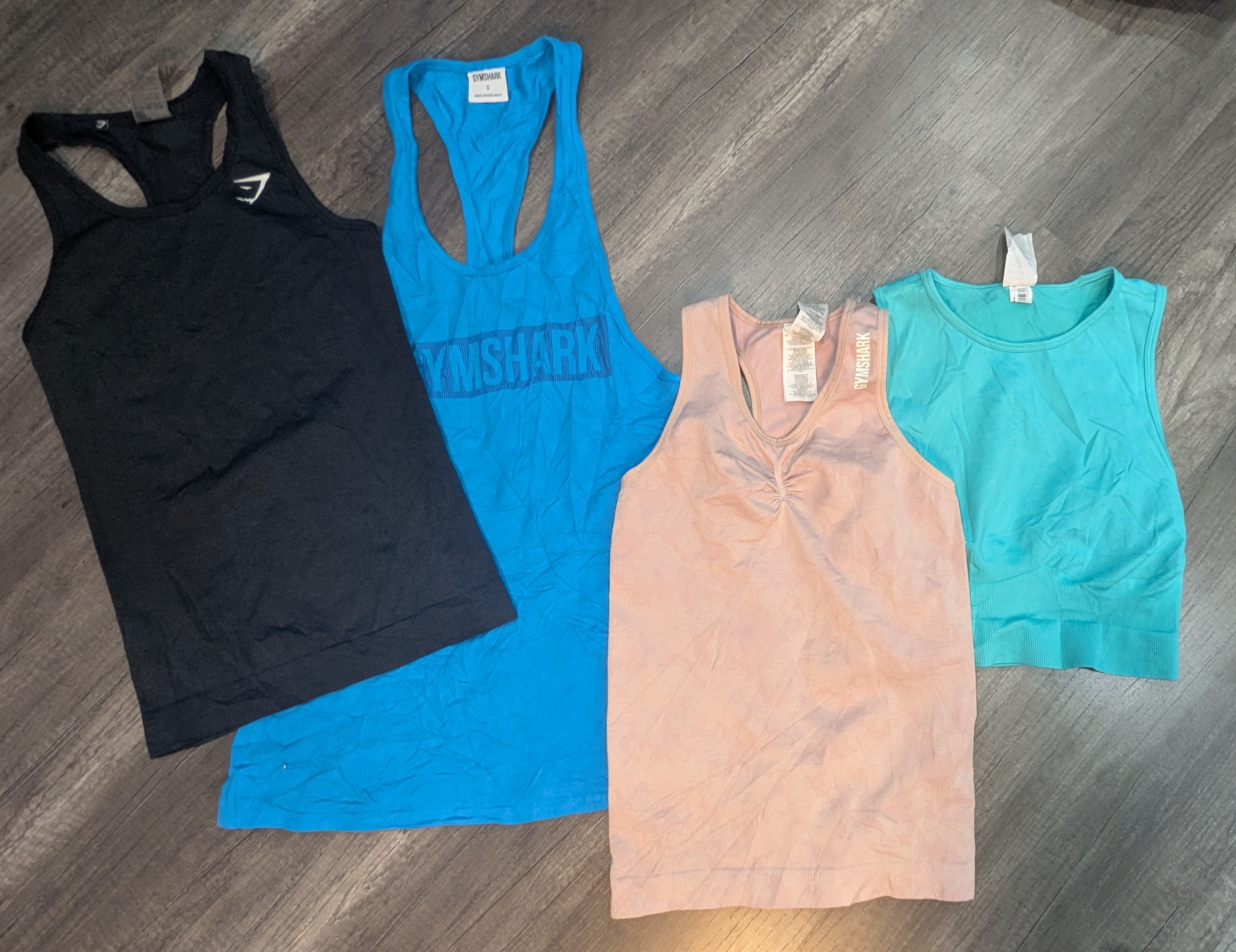 1421 ! Gymshark Tank Top & Crop Top