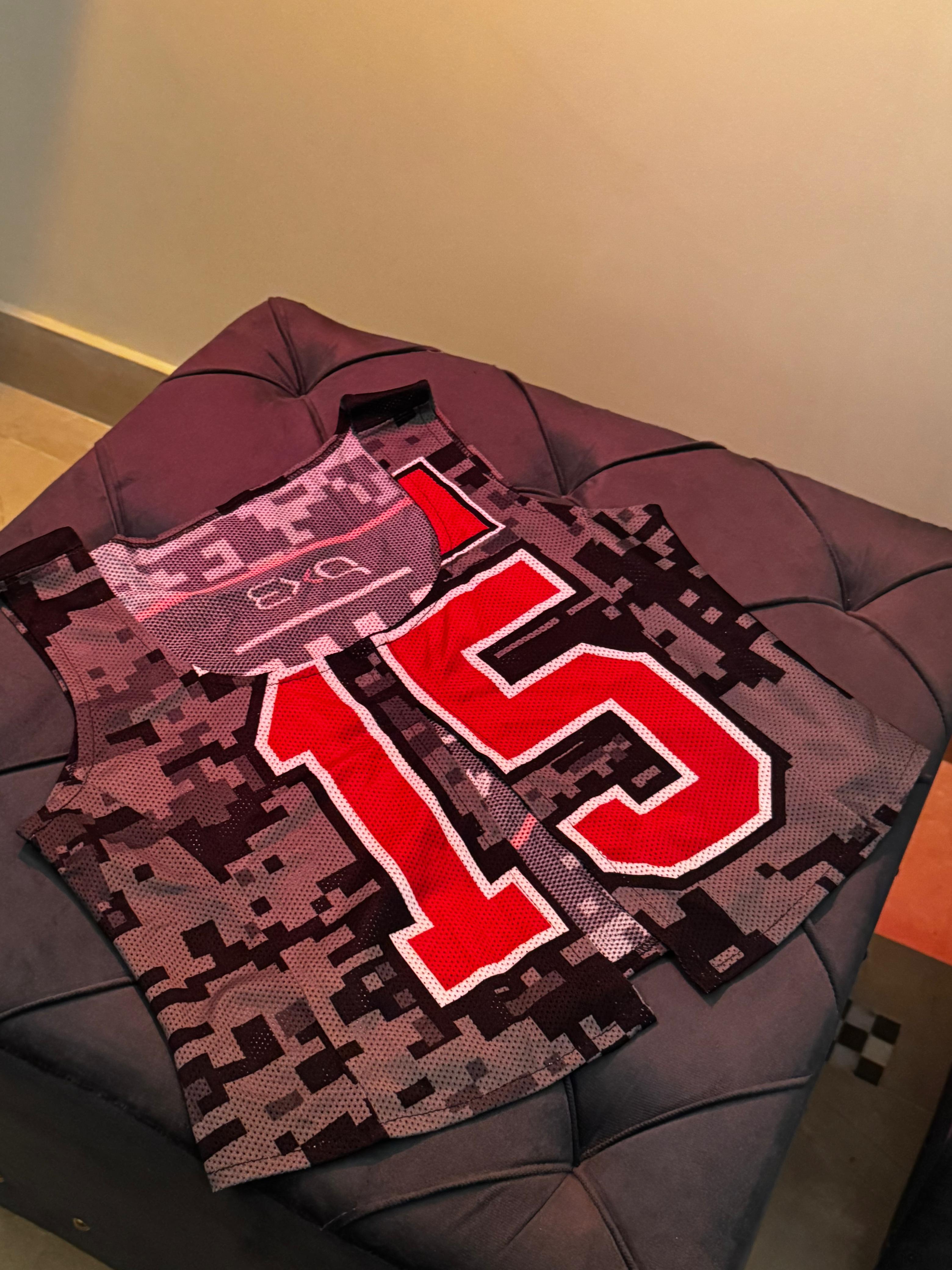 Top Cropped de Jerseys Esportivos Upcycle