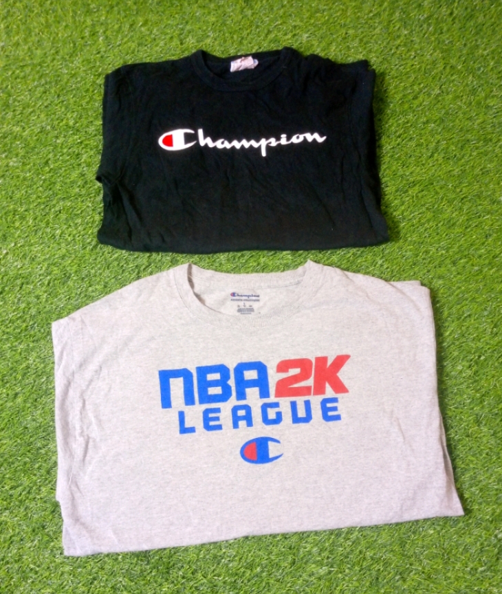 「Champion Tシャツ」