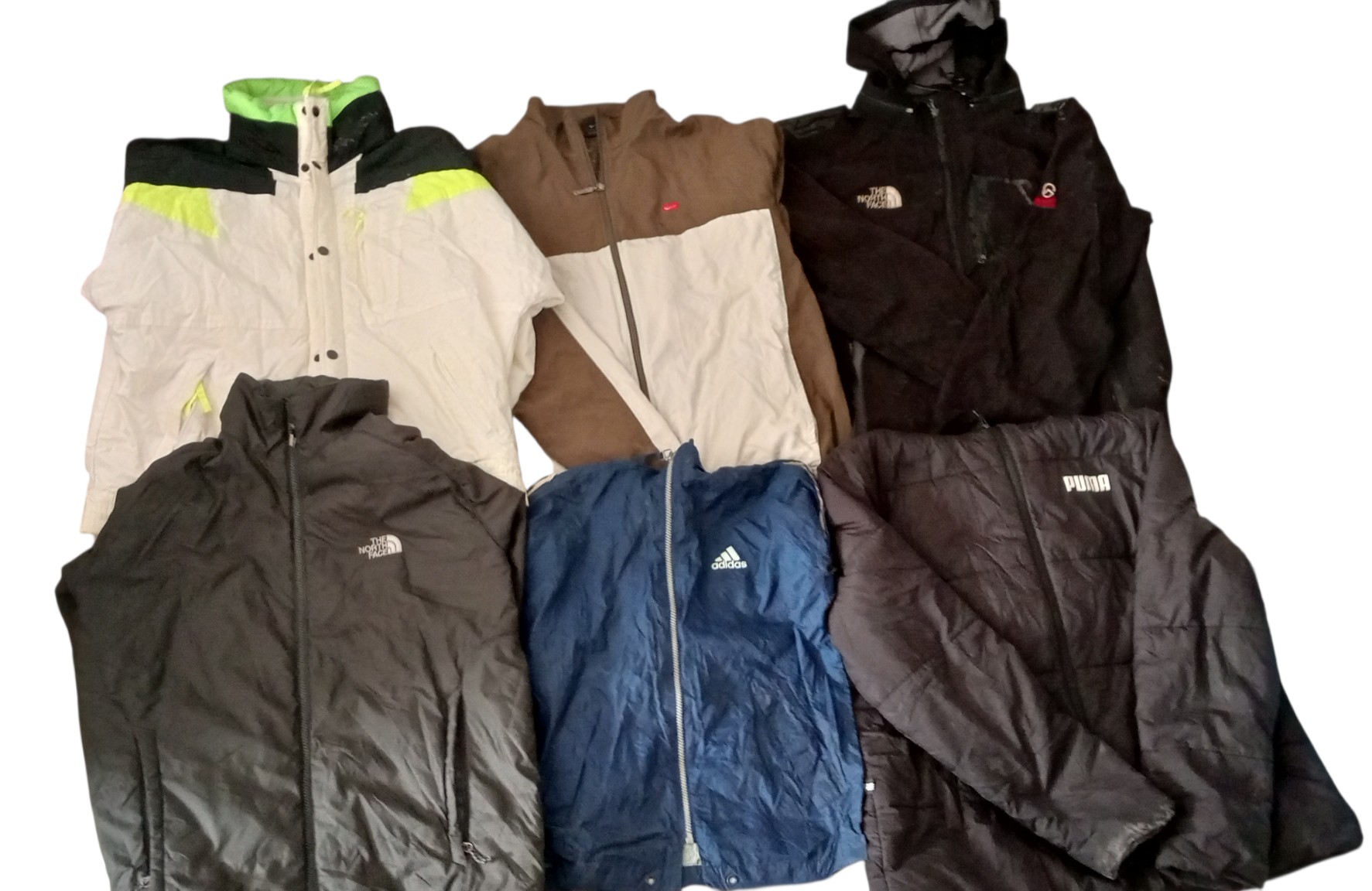 トラックジャケット