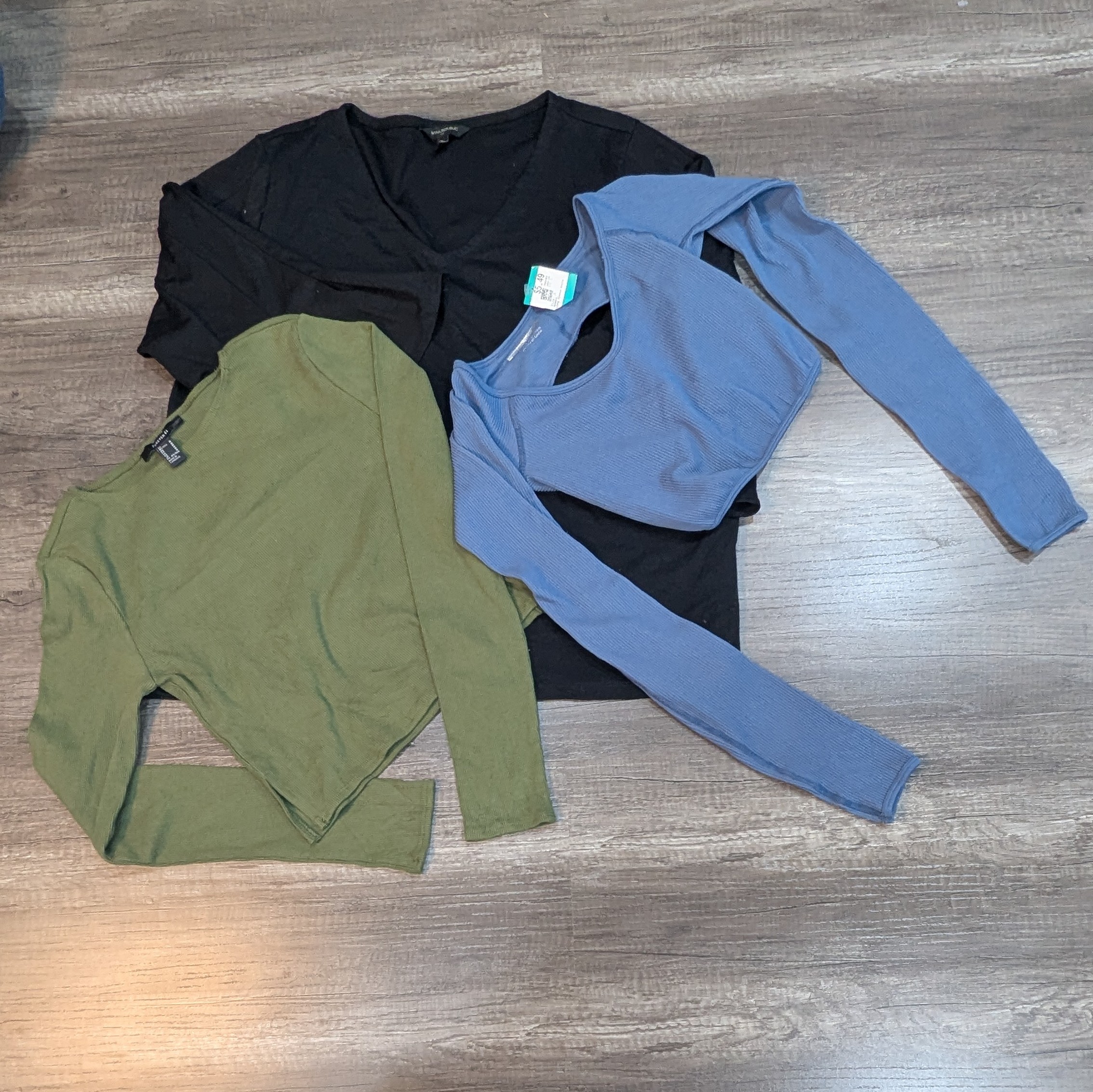 1903 - Express, Banana Republic, Nautica, Divided,..