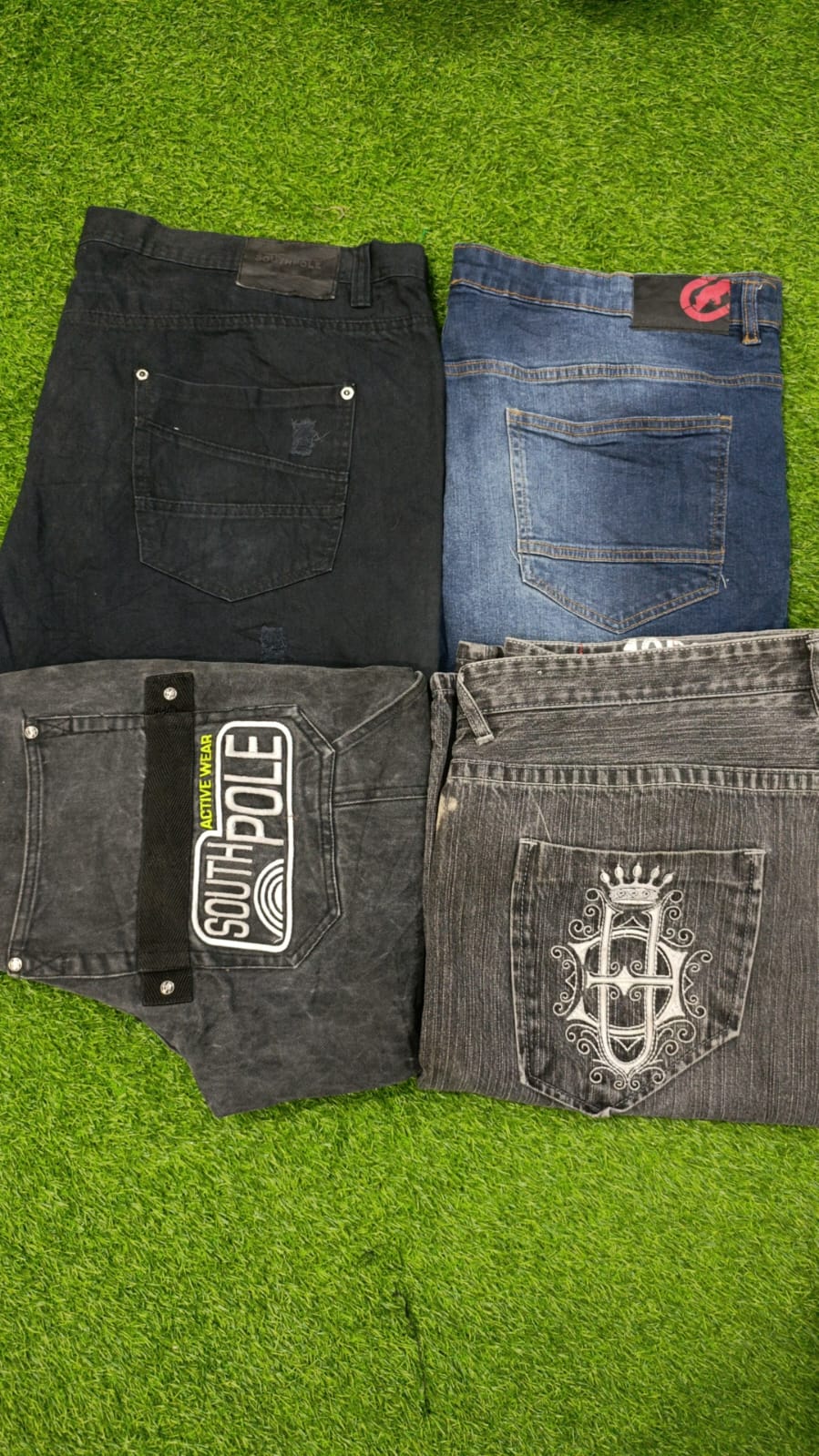 サウスポールとエッコジーンズ