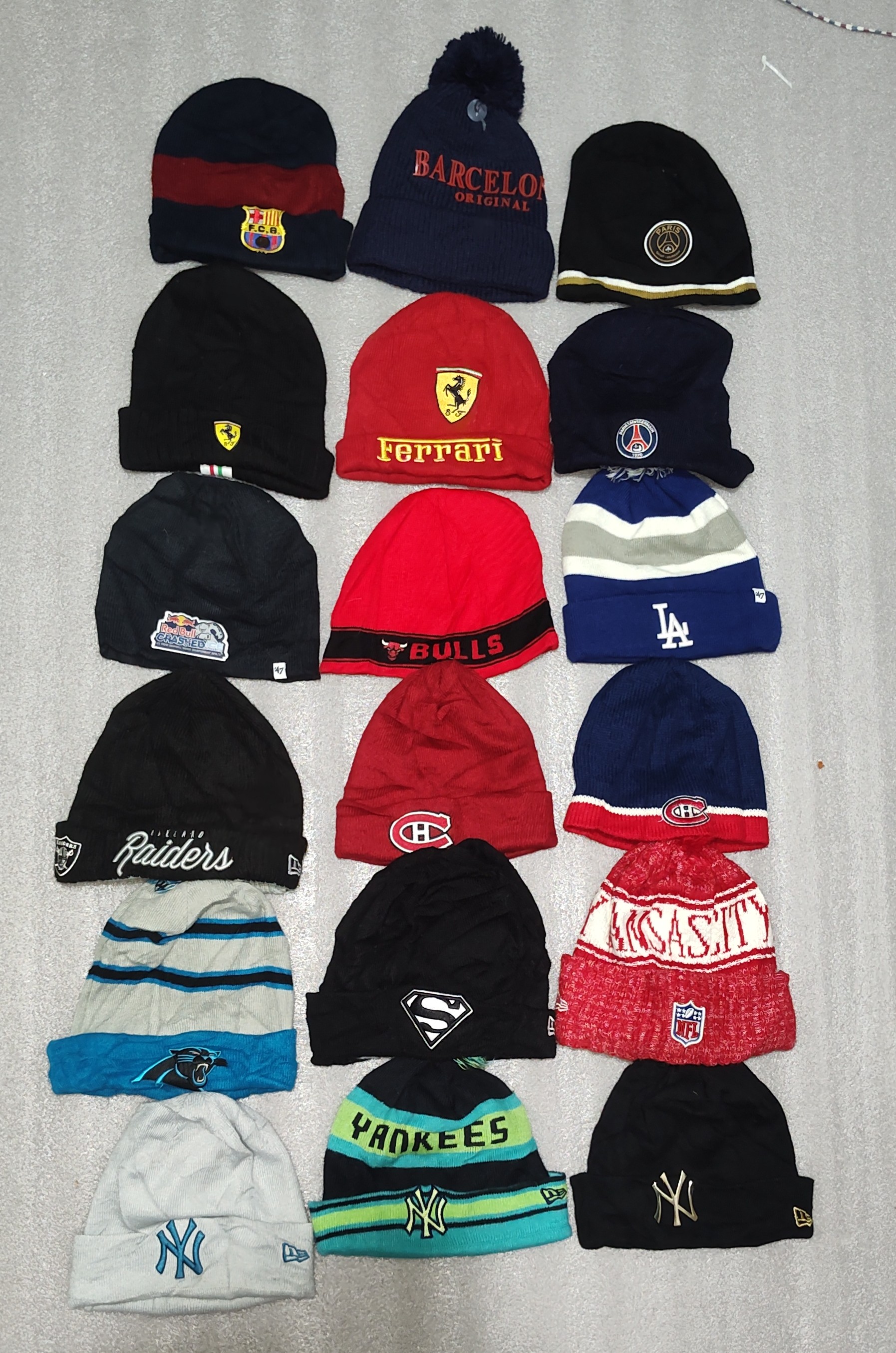 New Era/NFL/NHL and sport mix brands Beanies