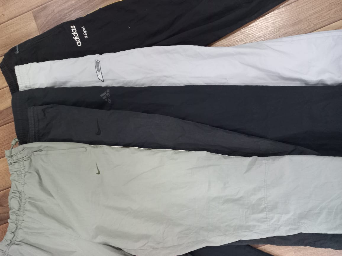 ナイキ、アディダス トラックパンツ