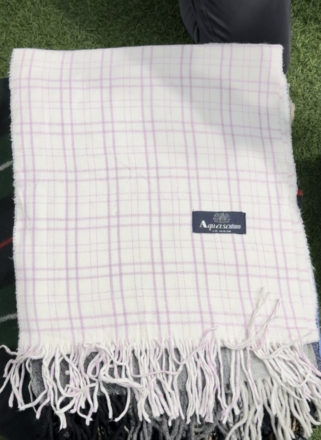 「Aquascutum scarve」