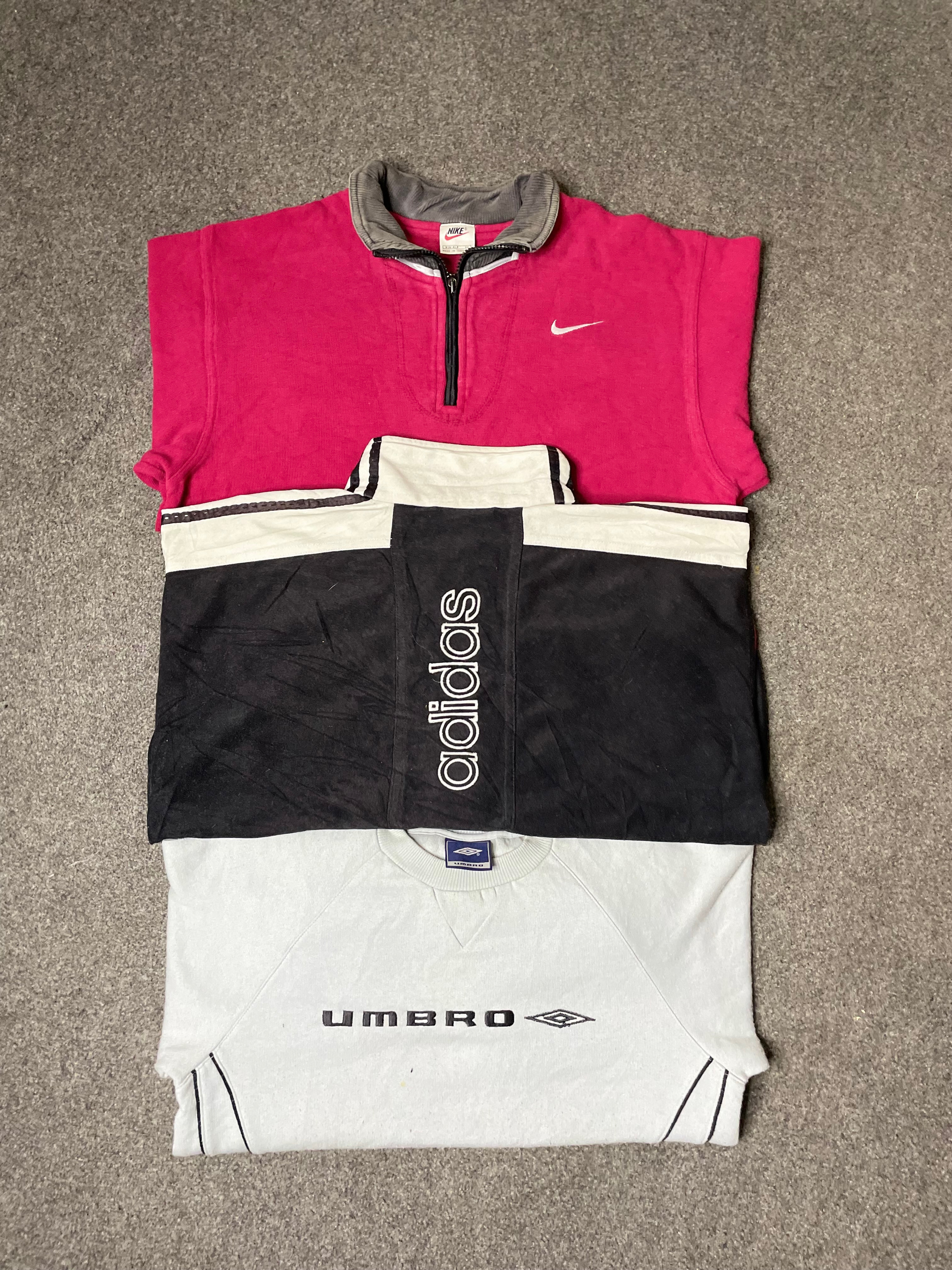 Vintage Branded Sweatshirt  80s 90s 20s 44 pieces