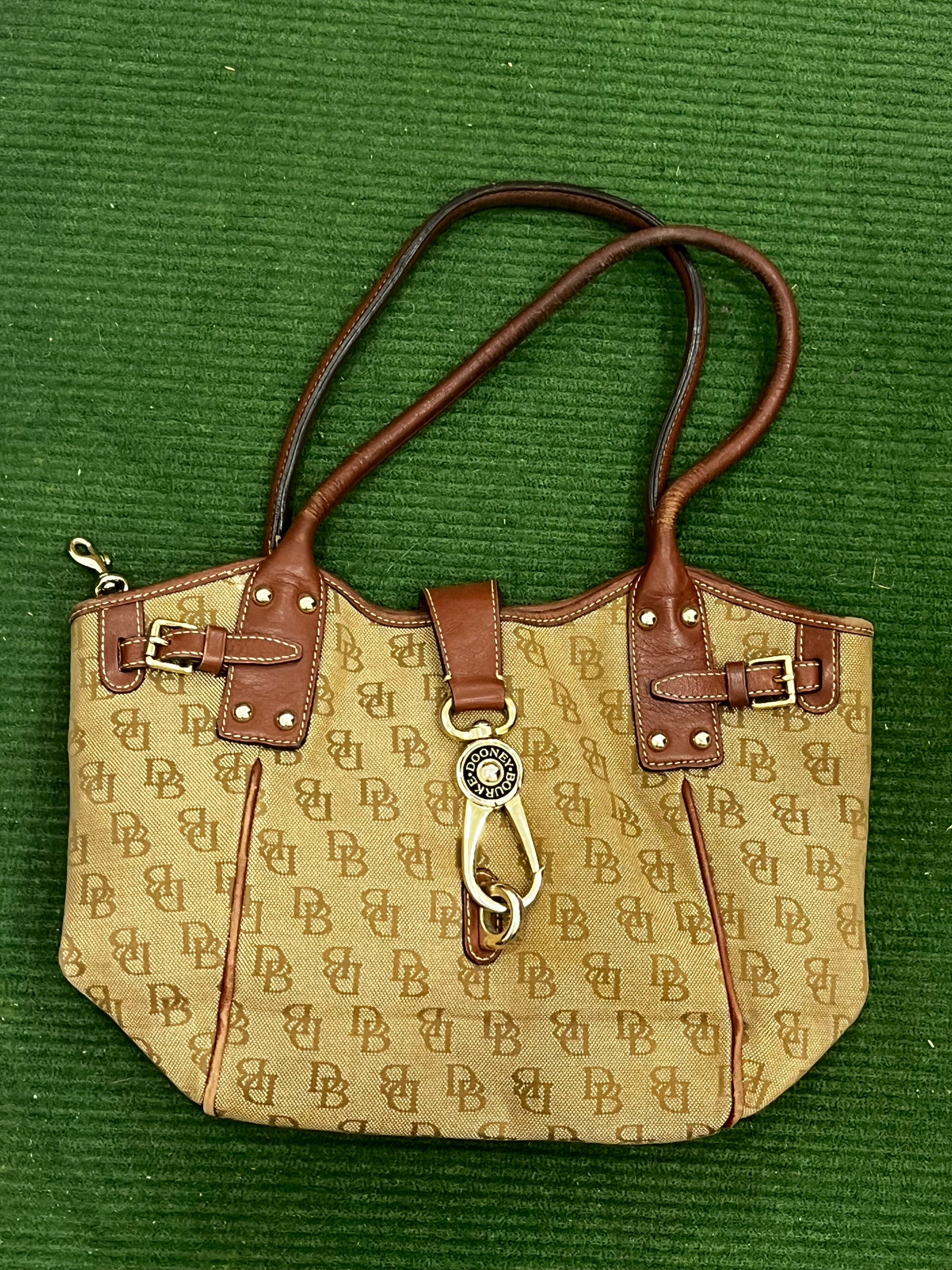 Dooney & Bourke