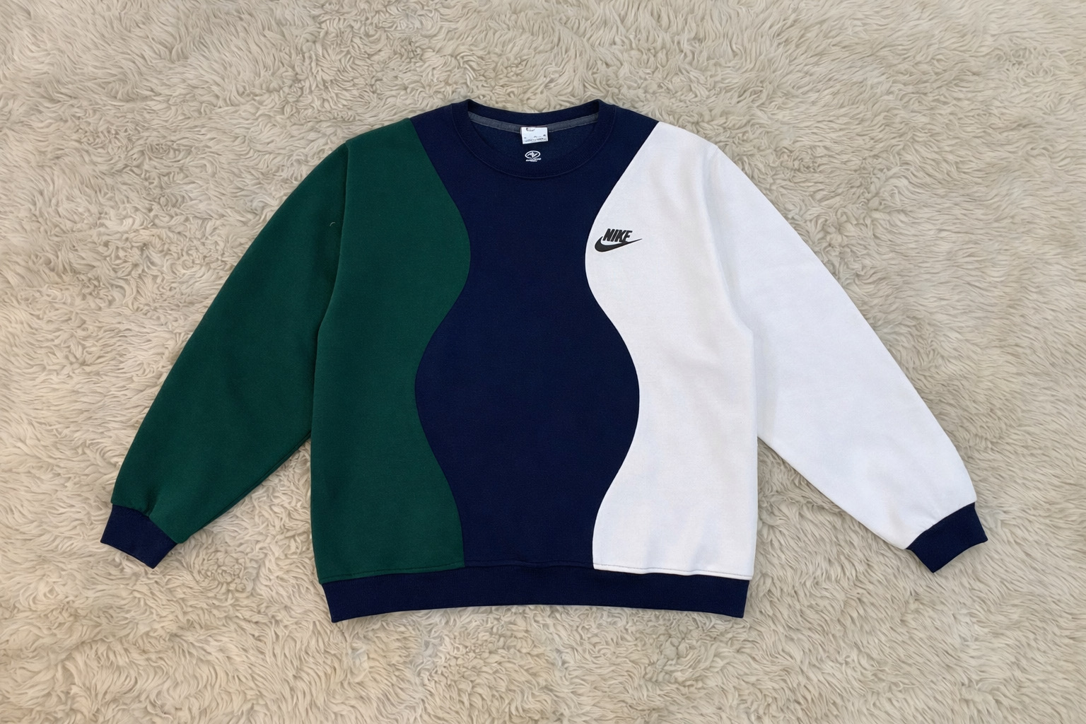 Upcycle Nike Sweatshirt (RW-01-)