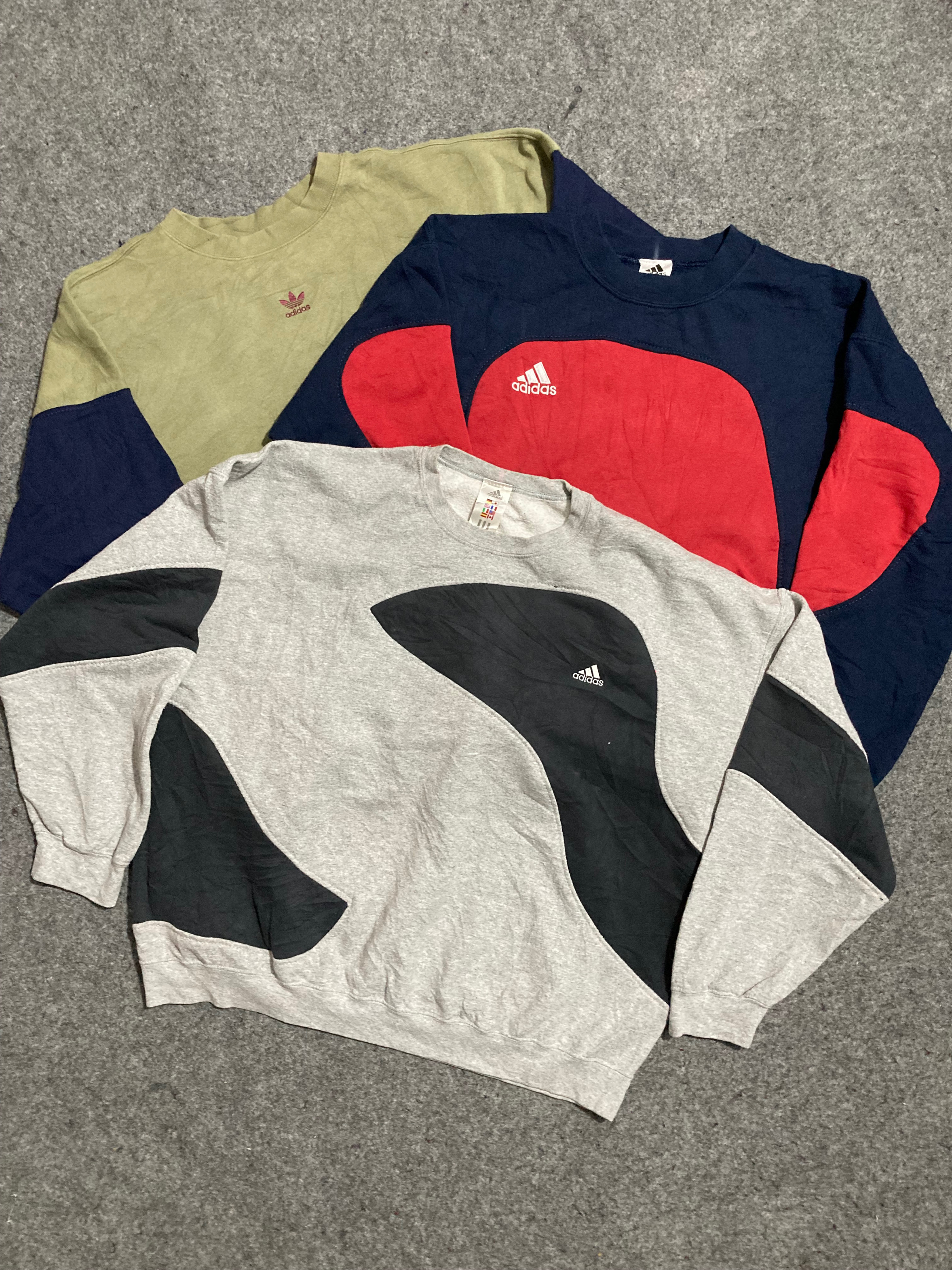 アップサイクル アディダス ジャンパー