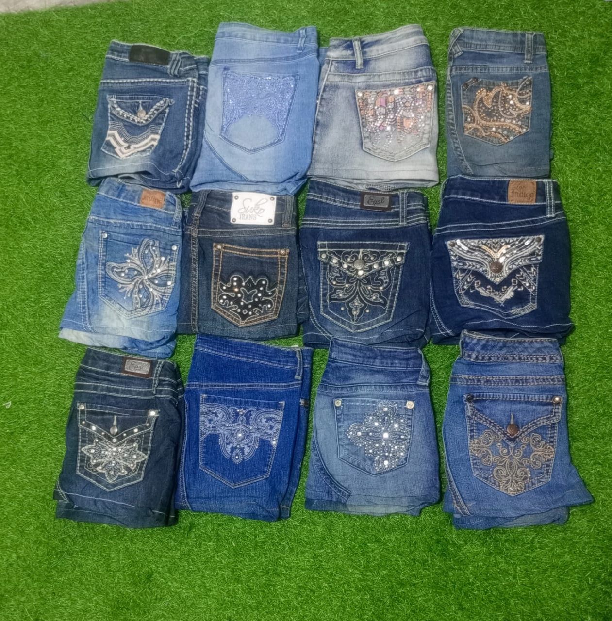 YMI JEANS ET AUTRES MARQUES MIX MINI JUPES (MD 36)