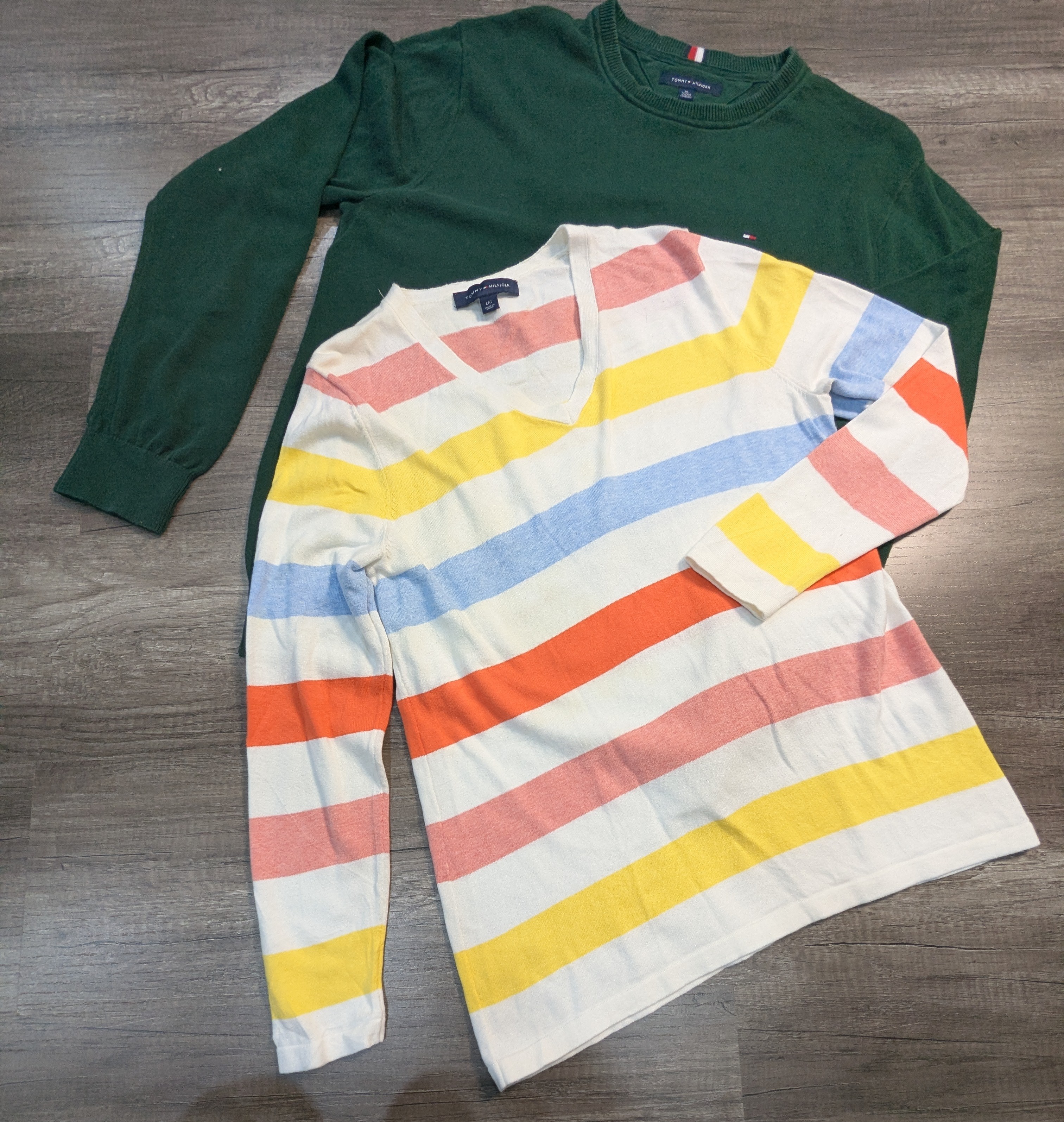 3264 - トミー・ヒルフィガーのセーター