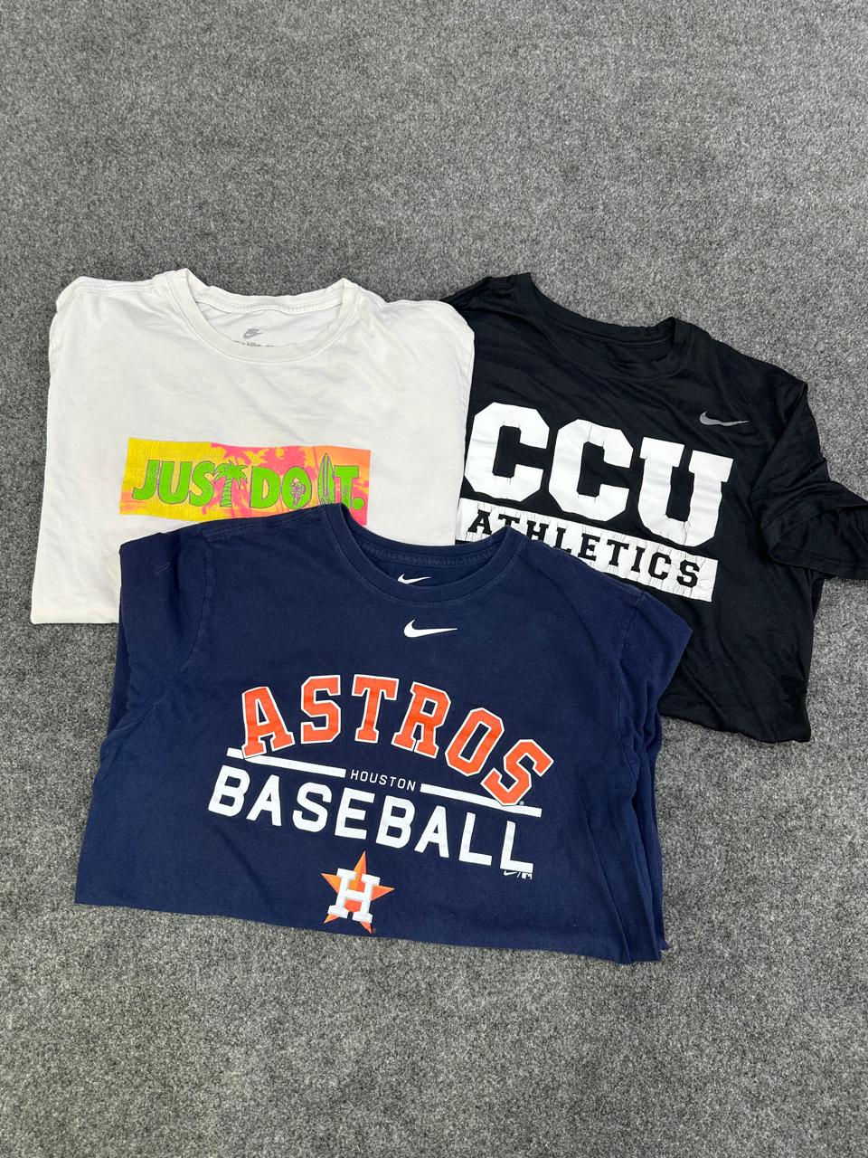 ZV1571 Nike Tシャツ