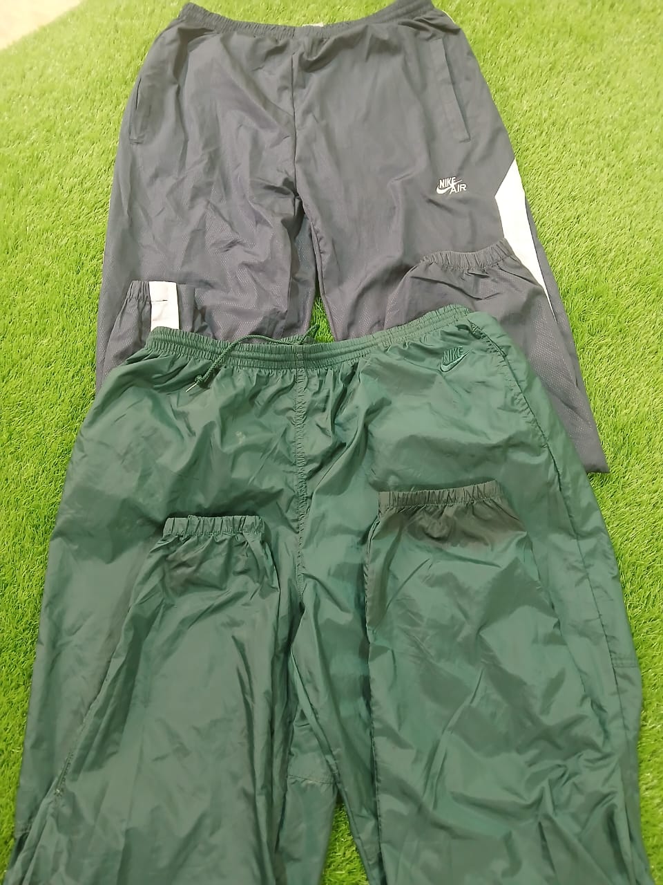 ナイキトラックパンツ