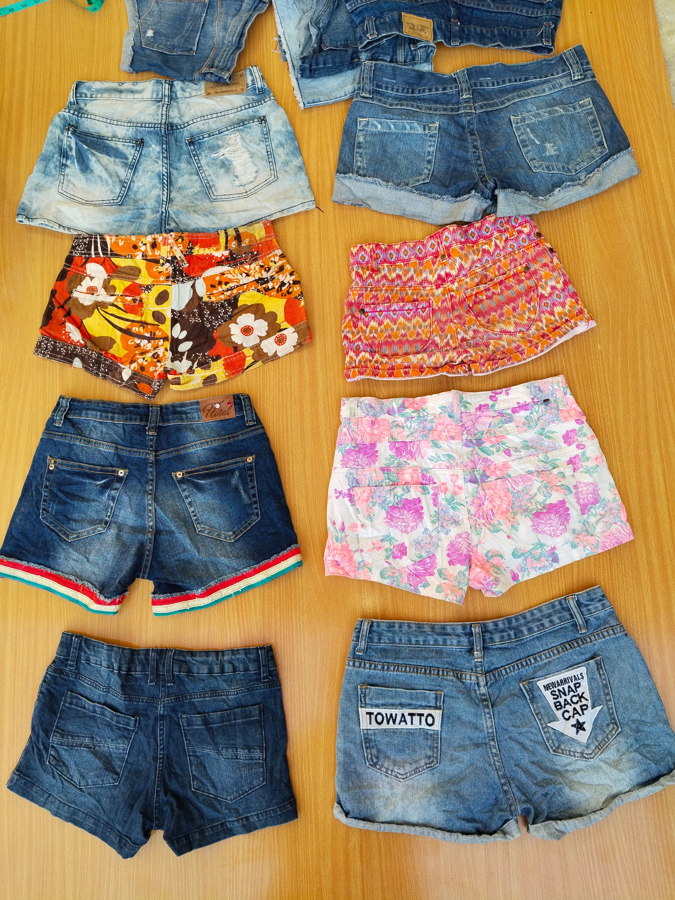 Levis and other mini shorts (MSH-12)