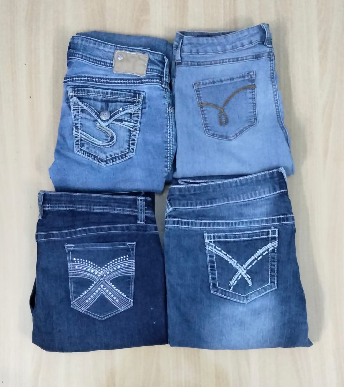 JA 0054 Jeans pour femmes ornés et évasés