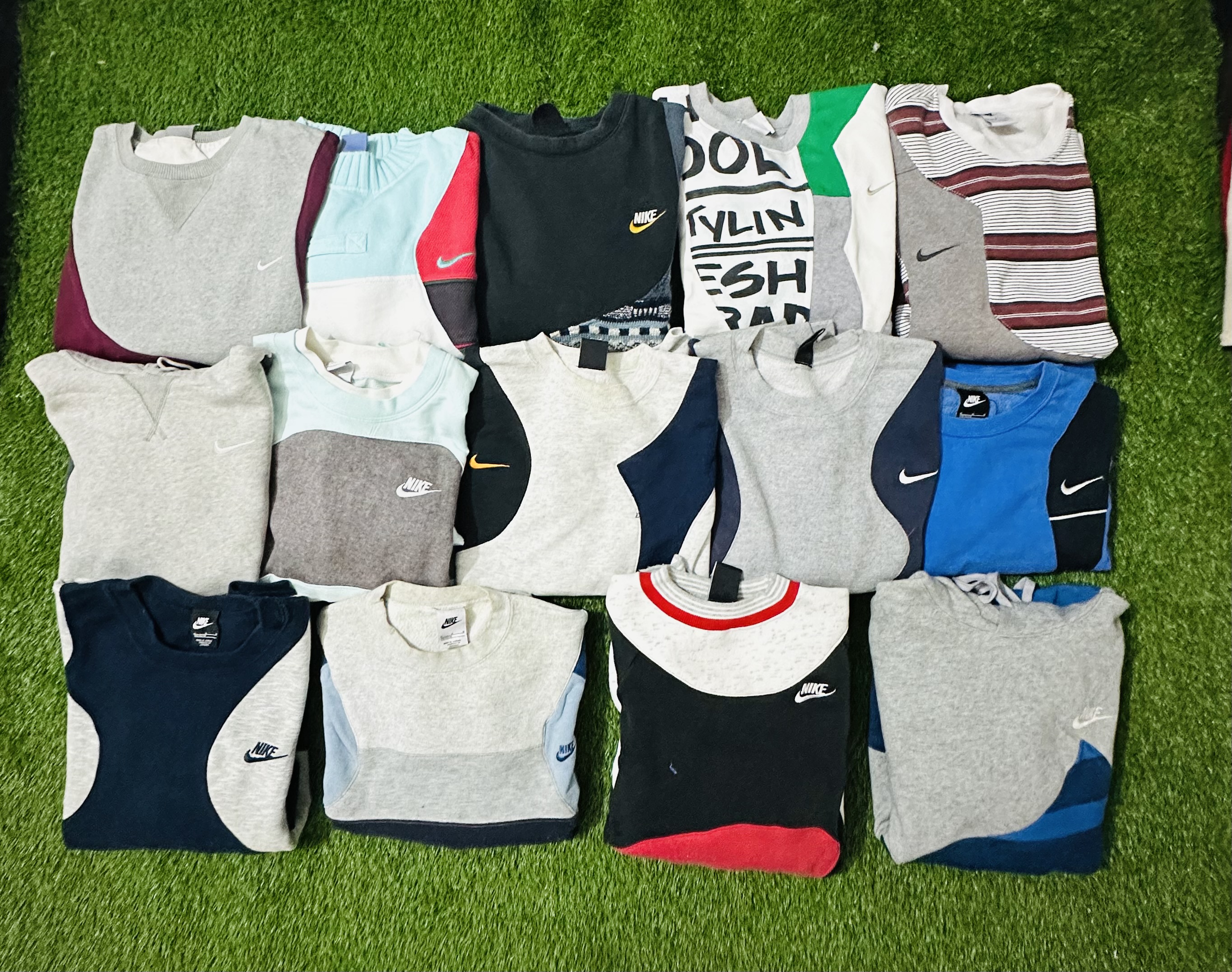 ナイキアップサイクルスウェットシャツ14ピース