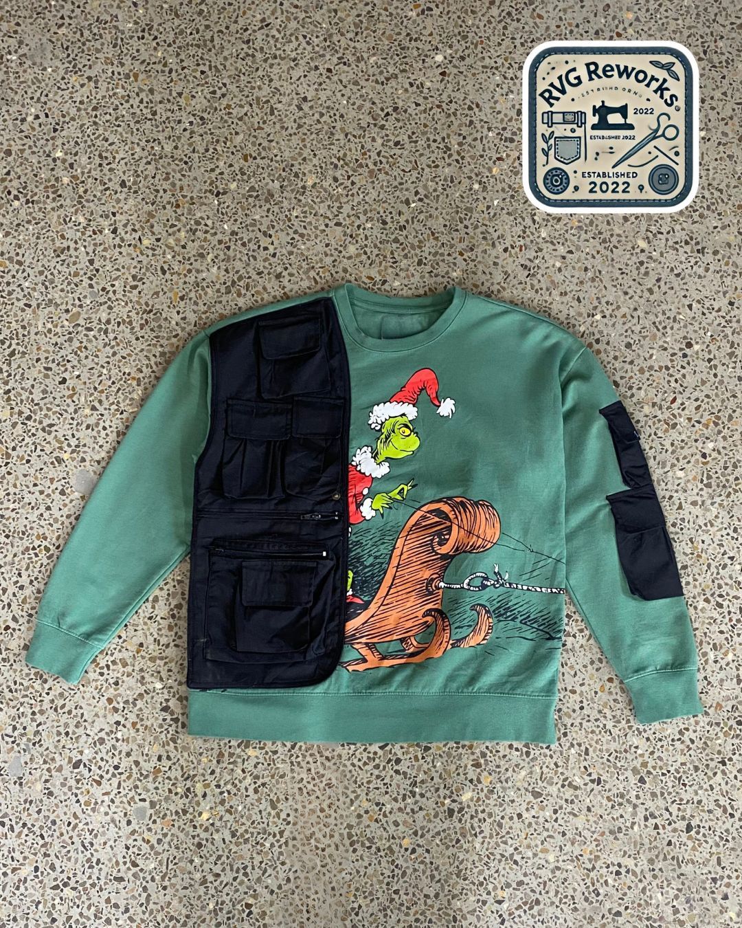 Pull en molleton à poches utilitaires upcyclé