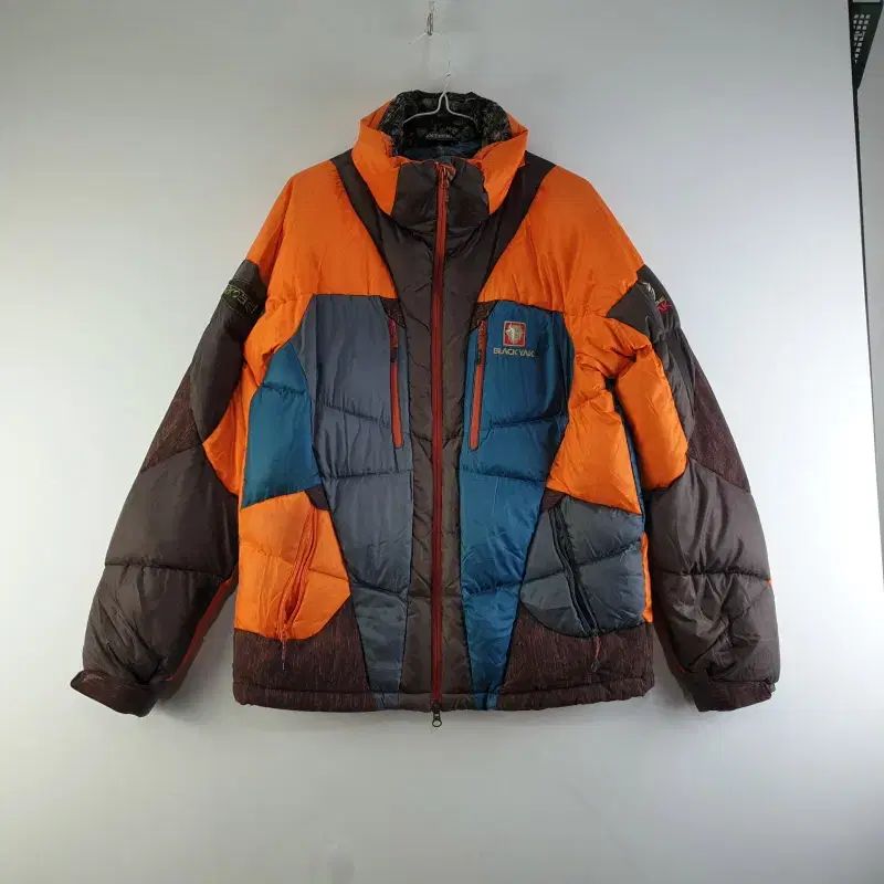 Black Yak Down Puffer Jacket – Heavy Winter Insula..