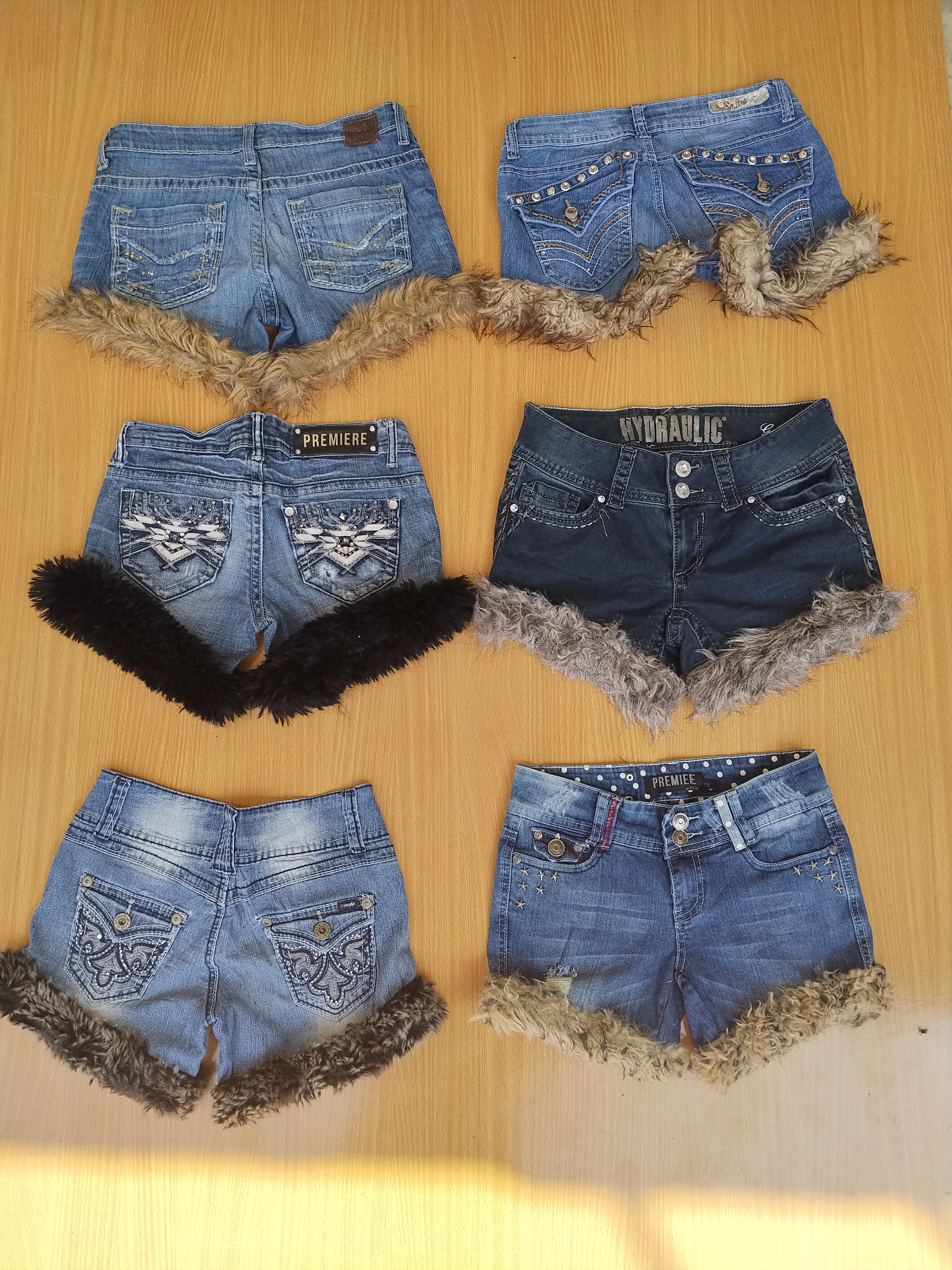 Mini ladies fur trim shorts