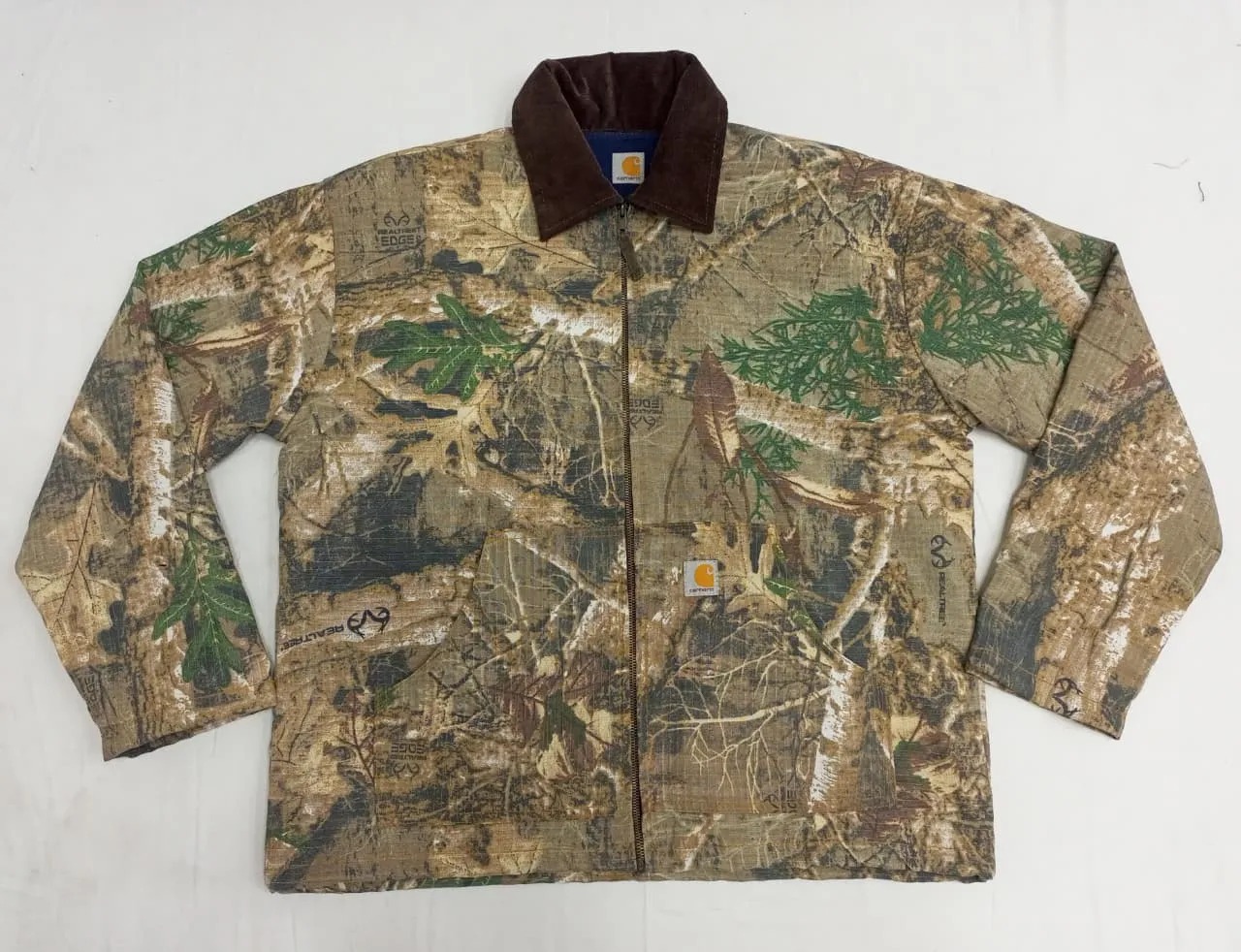 Chaqueta Carhartt de camuflaje de árbol salvaje re..