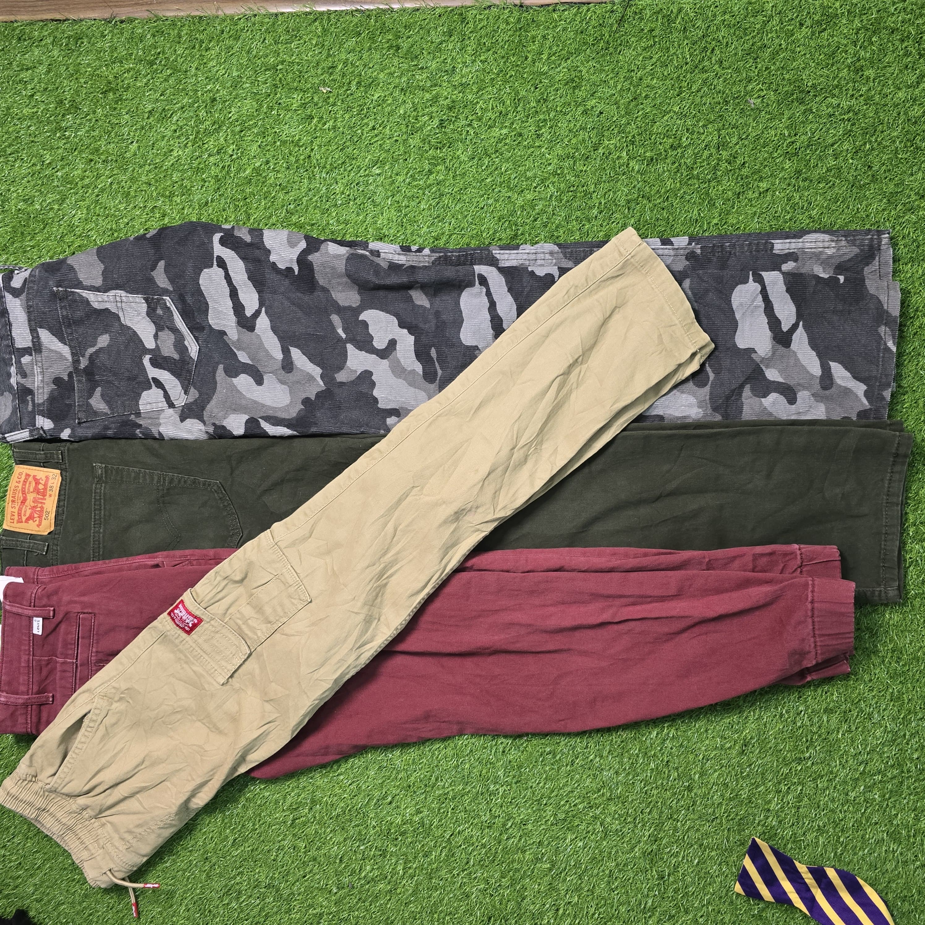 「AV-0889 Levi’s Mix Pants」