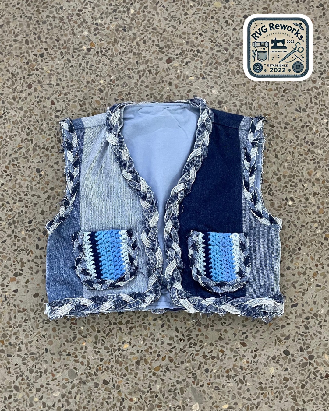 Veste en patchwork de denim tressé upcyclé