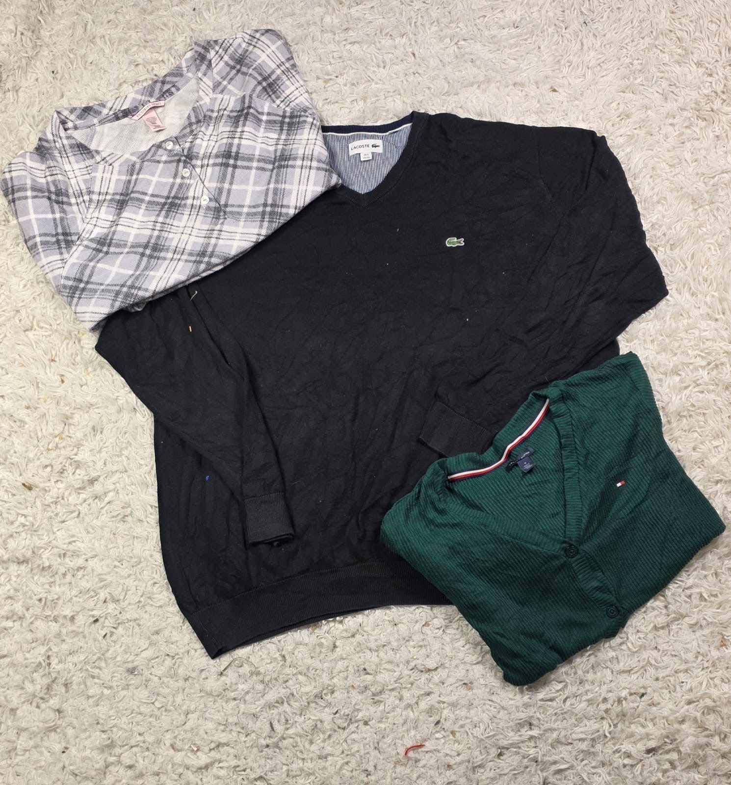 mélanger des vêtements en tricot de marque