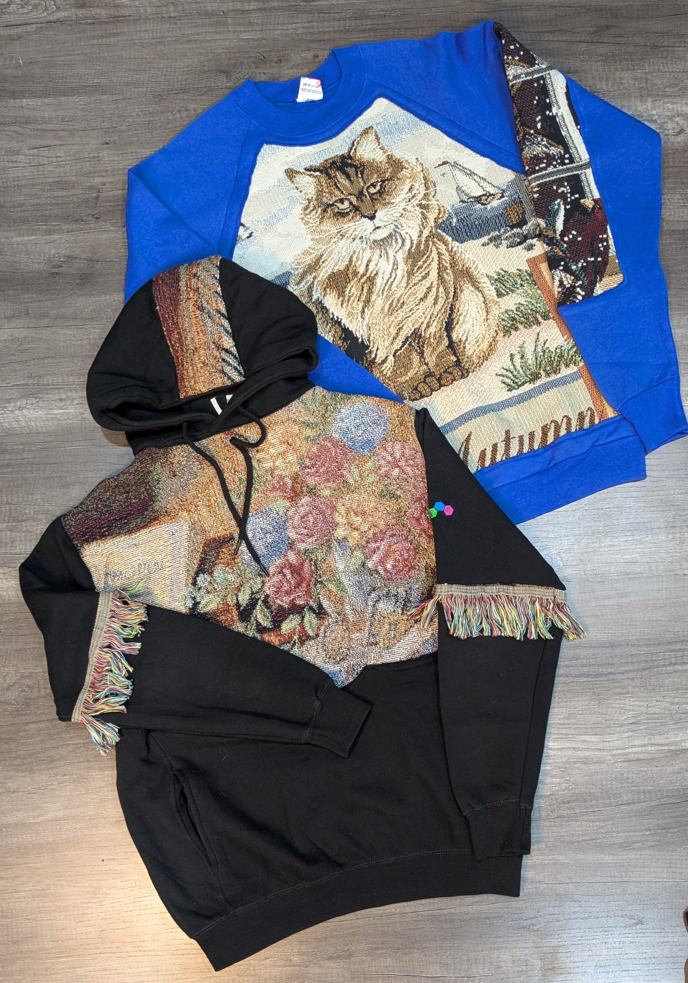 1372 ! Felpa con cappuccio riciclata