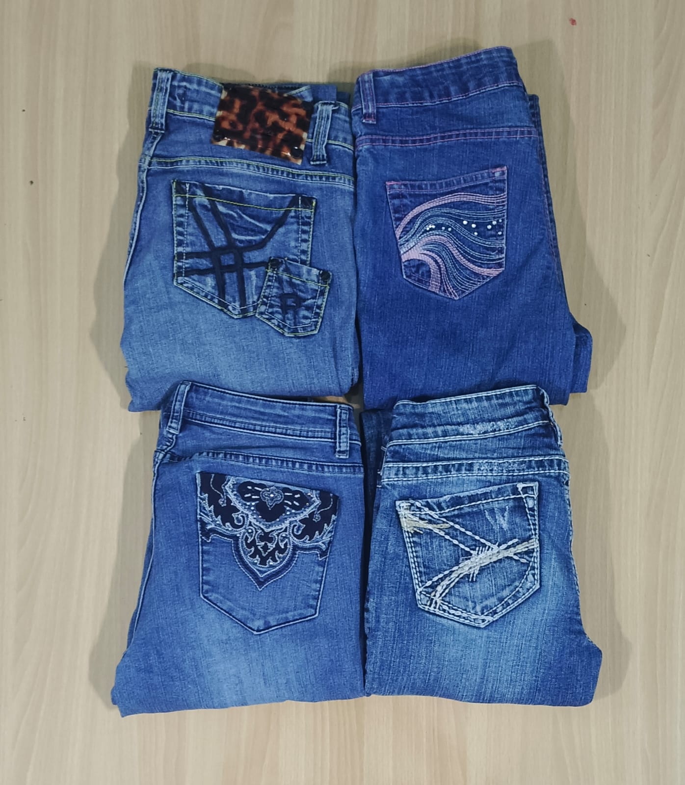 JE 0565 Jeans svasati decorati da donna